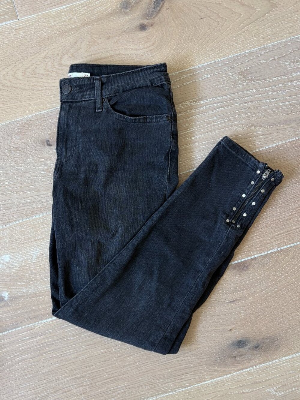 Levi’s 711 Ankle Jeans